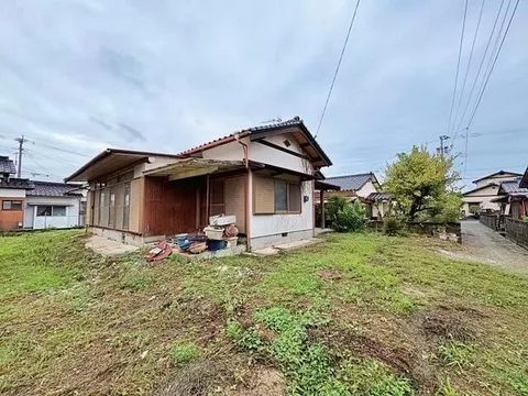 Chikujo-gun Chikujo Town Oaza Shiida (Shiida Station) Single-story building 3DK