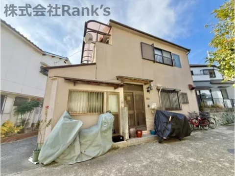Maiko Koen" Yamaden station is a 6-minute walk away and "Maiko" JR station is an 8-minute walk away.