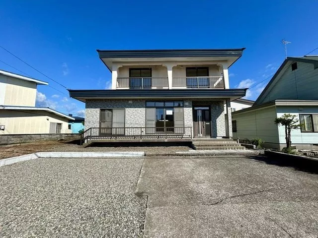 [Open House Held] [Renovated] The parking space will be expanded to accommodate 4 cars in parallel.