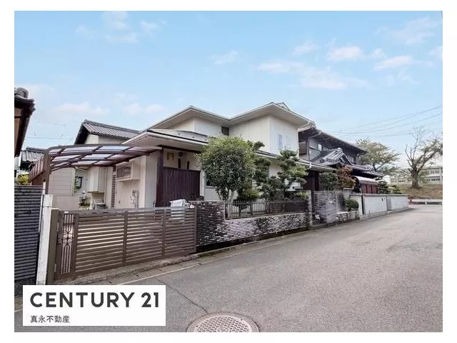 ●6DK●Approximately 72 tsubo of land●About a 6-minute walk to Nishi Elementary School
