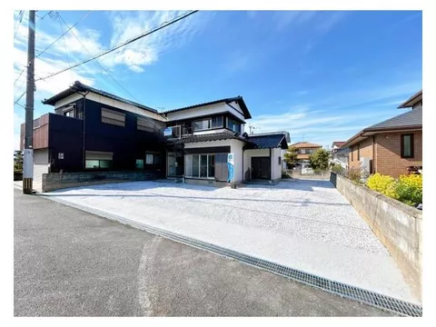 [Open House] Interior and exterior renovation completed / Seismic reinforcement / Water facilities replaced / Parking for 4 cars /