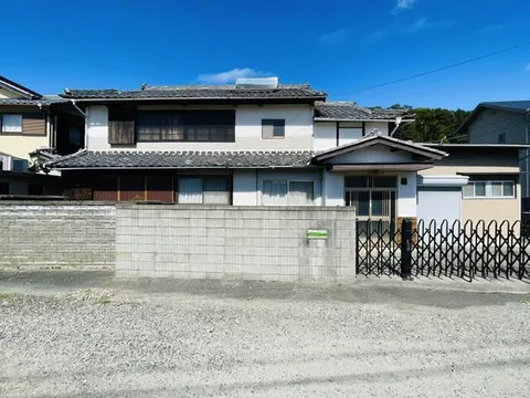 Iwami, Mitsu-cho, Tatsuno-shi (Sanyo Aboshi Sta.) 2F 9DK

1,950,000 yen