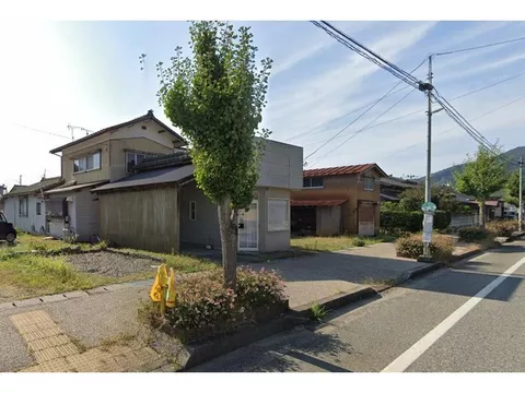 This is a property for mixed-use rental. It will be sold as-is.