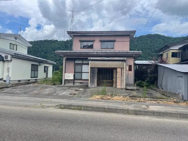 Yuzawa-shi, Yuzawa Uetano (Yokobori Sta.) 2F 6DK

1,350,000 yen