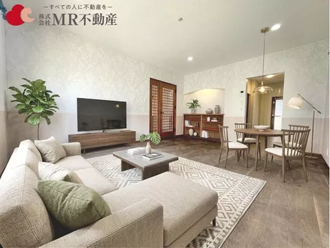 A used house with a convenient 4LDK + S layout near Hikari no Mori♪