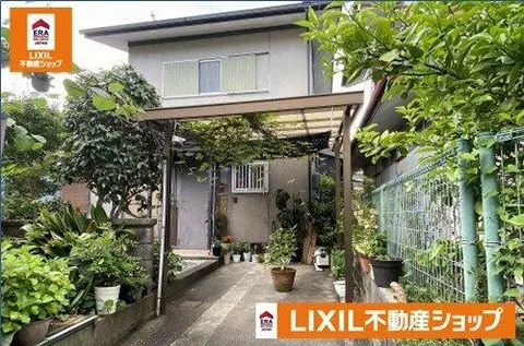 25 minutes on foot from "Iriame" Station on the JR Dosan Line