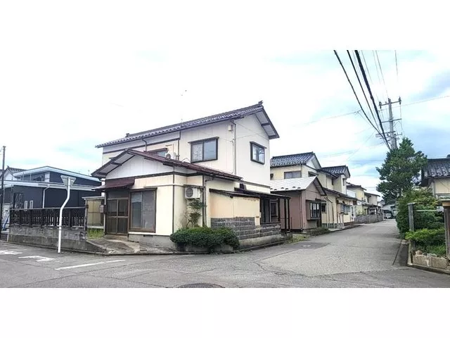 Station East 1 (Sakata Station) 6 million yen