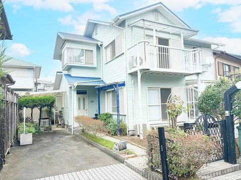 ■ South-facing sunroom available ■ 9 minutes on foot from "Mihama Ryokuen" station! Ample storage space