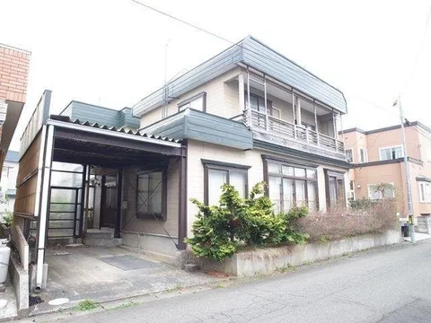 6-minute walk to Kenmin Seikyo Kanazawa Store! A spacious 5LDK house with plenty of rooms!