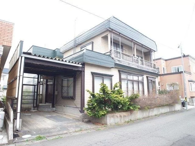 6-minute walk to Kenmin Seikyo Kanazawa Store! A spacious 5LDK house with plenty of rooms!