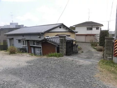 <Ogawa Town> Good sunlight, spacious lot! Separate building available (residential/storage)