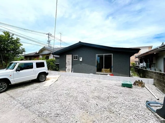 [Open House] Interior and exterior renovation planned / Single-story / Parking for 3 cars available / Quiet residential area