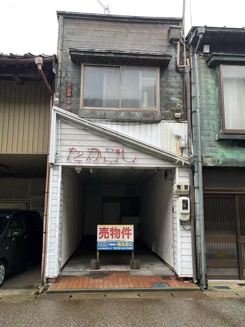 Kyo-machi, Takaoka City (Kyukann Iryou Center-mae Station) 2-story 4DK