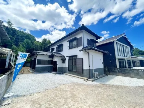 [Open House Held] Interior and exterior renovations completed / Earthquake resistance work / Water area replacement / Parking for 3 cars available