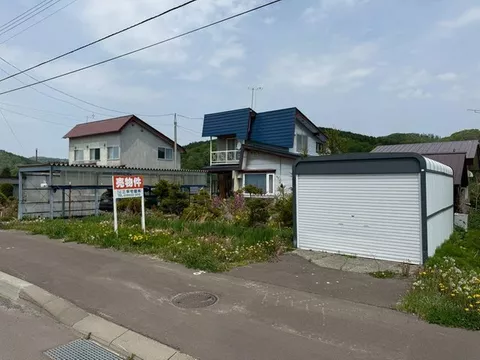 【7LDK × 224 tsubo lot!】A spacious home with two separate buildings♪