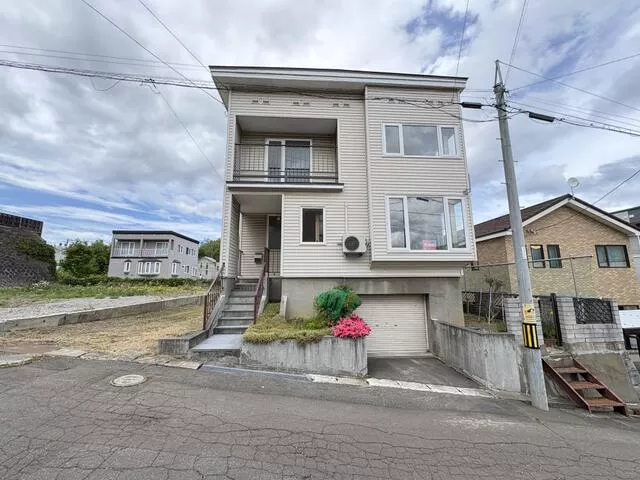 Otaru City, Irifune 5-chome (Minami-Otaru Station), 2 stories above ground and 1 basement, 4LDK