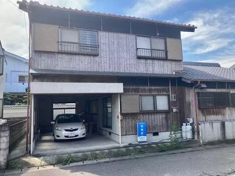 Aizumi Town, Itano District, Otsuse (Katsurui Station) 2-story building 6LDK