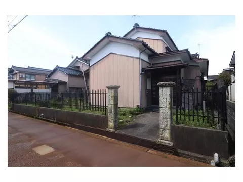 Nishiyokamachi 3 (Sanjo Station) 2,380,000 yen