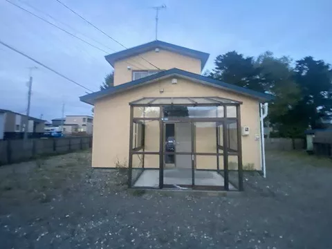 Saru District, Hidaka Town, Tomikawa East 6-chome, 2-story, 3LDK
