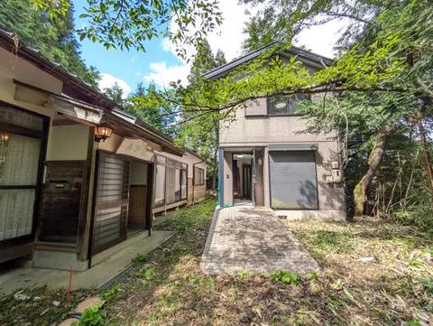 Yasugi City, Hirose Town, Higashihida (Kamitake Station) Single-story building 8SLDK