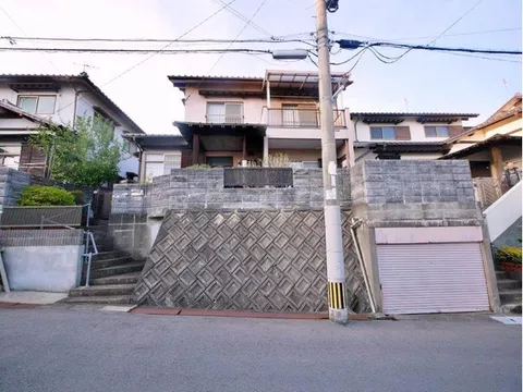 [Online reservation available] It is a location that is safe for commuting to school, with elementary and middle schools within a 10-minute walk!