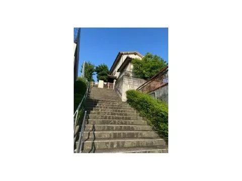 ○ Quiet residential area ○ A nature-rich educational district.