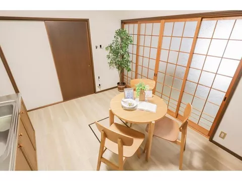 【5 minutes on foot from Beppu Station × Parking for 2 cars available】 Large commercial facilities within walking distance♪ Renovated interior property!