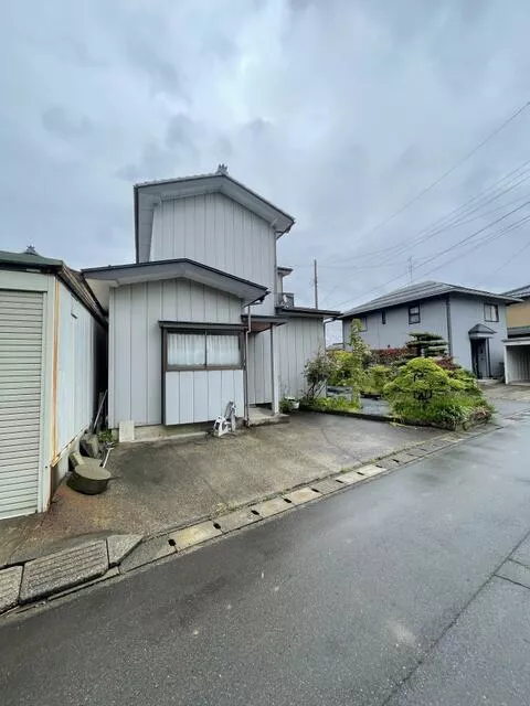 Sanjo City Iikuri 2-chome (Honai Station) 2-story 4DK