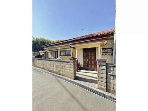 About a 10-minute walk to Kawasaki Station! Many rooms available!