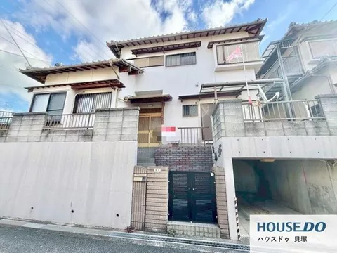【House Do Kaizuka】Quiet residential area, 4LDK with garage!