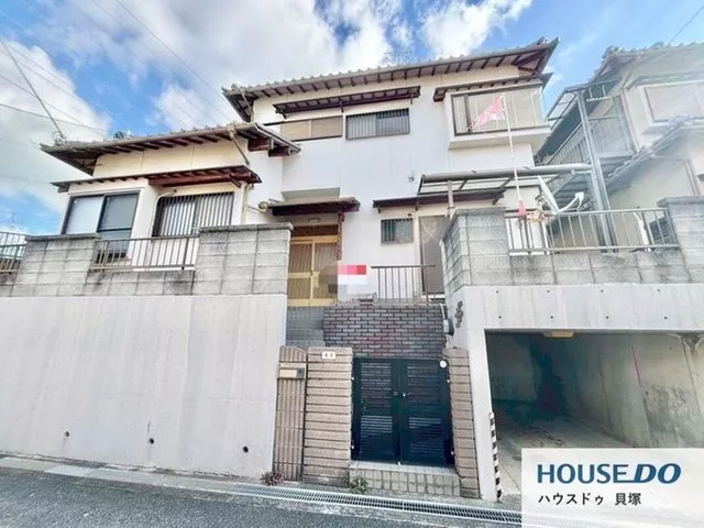 【House Do Kaizuka】Quiet residential area, 4LDK with garage!