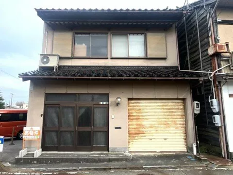 Imizu City, Futakuchi (Etchu Daimon Station) 3-story 9K