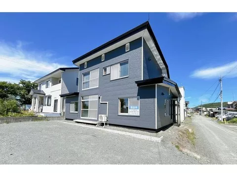 [Open House] Interior RF / Water facilities replacement / Parking for 3 cars available / Southeast corner lot / Kitami City Miwa Elementary School