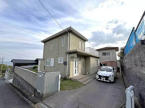 Used single-family home, 3.2 km from JR Sanyo Main Line, Kamiyoshi Station.