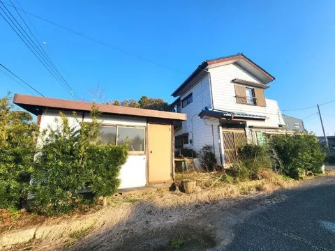 21 minutes on foot from Kominato Railway "Madachi" Station