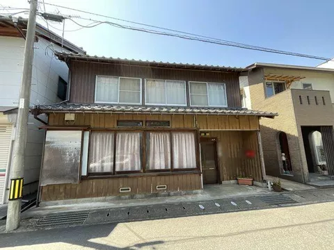 Yosa County, Yosano Town, Iwataki (Iwatakiguchi Station) 2-story building 7SK