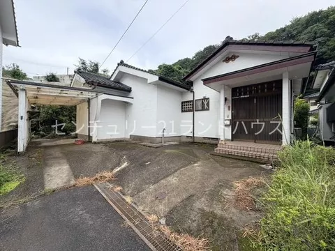 Kirishima City Makizono Town Takachiho (Kareigawa Station) Single-story building 5DK