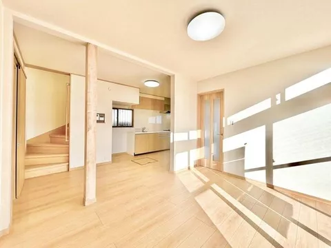[Renovated] Can park 2 regular cars in tandem. 8-minute walk (600m) to A Coop Tomioka