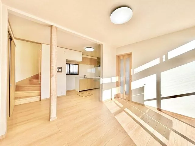 [Renovated] Can park 2 regular cars in tandem. 8-minute walk (600m) to A Coop Tomioka