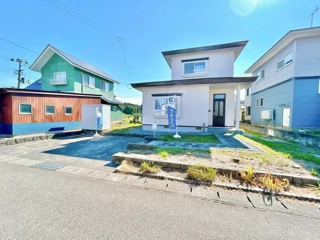 [Open House Scheduled] Interior and Exterior Renovation Planned / New Earthquake Resistance Compliance / Parking for 2 cars available /