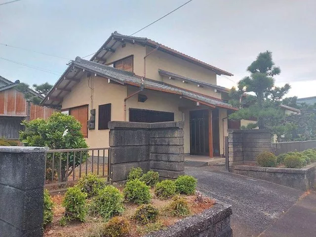 ◇Recommended for those who want to DIY or renovate as they like!◇ 4LDK! Land: about 1