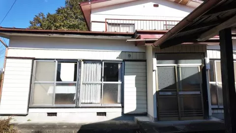 Nikko-shi, Iwasaki （Bunshi station） 2F 6K

1,980,000 yen