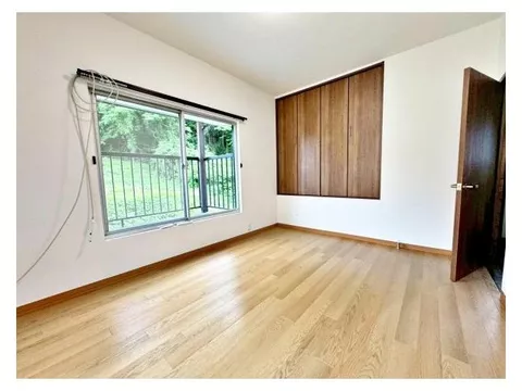 A nature-rich, quiet residential area with renovations completed in June 2026!