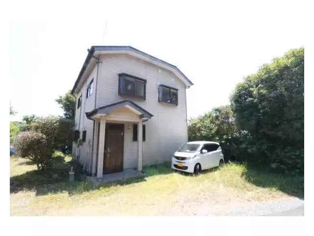 Immediate move-in available, property has been cleaned!