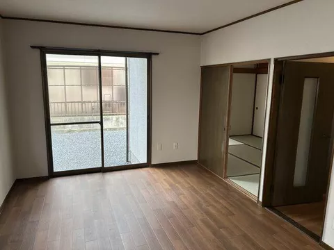 Kure City Kamiyama 3-chome (Kure Station) 2-story building 5LDK