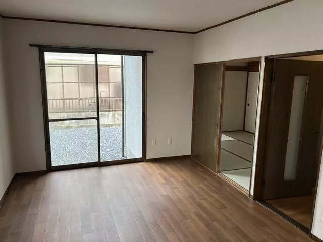 Kure City Kamiyama 3-chome (Kure Station) 2-story building 5LDK