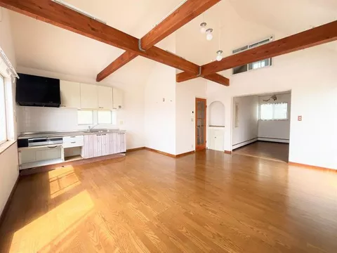 ◆ All-electric ◆ Attic storage available ◆ Wooden deck available
