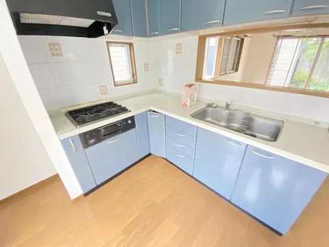 South-facing × Storage in all rooms. Land approximately 42 tsubo, spacious LDK over 15 tatami mats, 3LDK house - Image 2