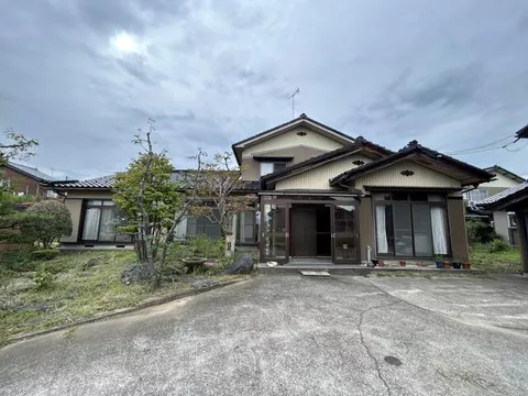 Tonami City, Ishimaru (Yuden Station), 2-story, 10DK