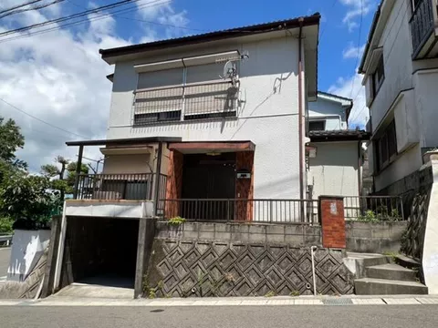 Kagoshima City, Murasakihara 7-chome (Karumizaki Station) 2-story building 3K